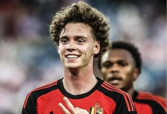 瑞典队球员敬业拼搏，为欧国联比赛带来惊喜