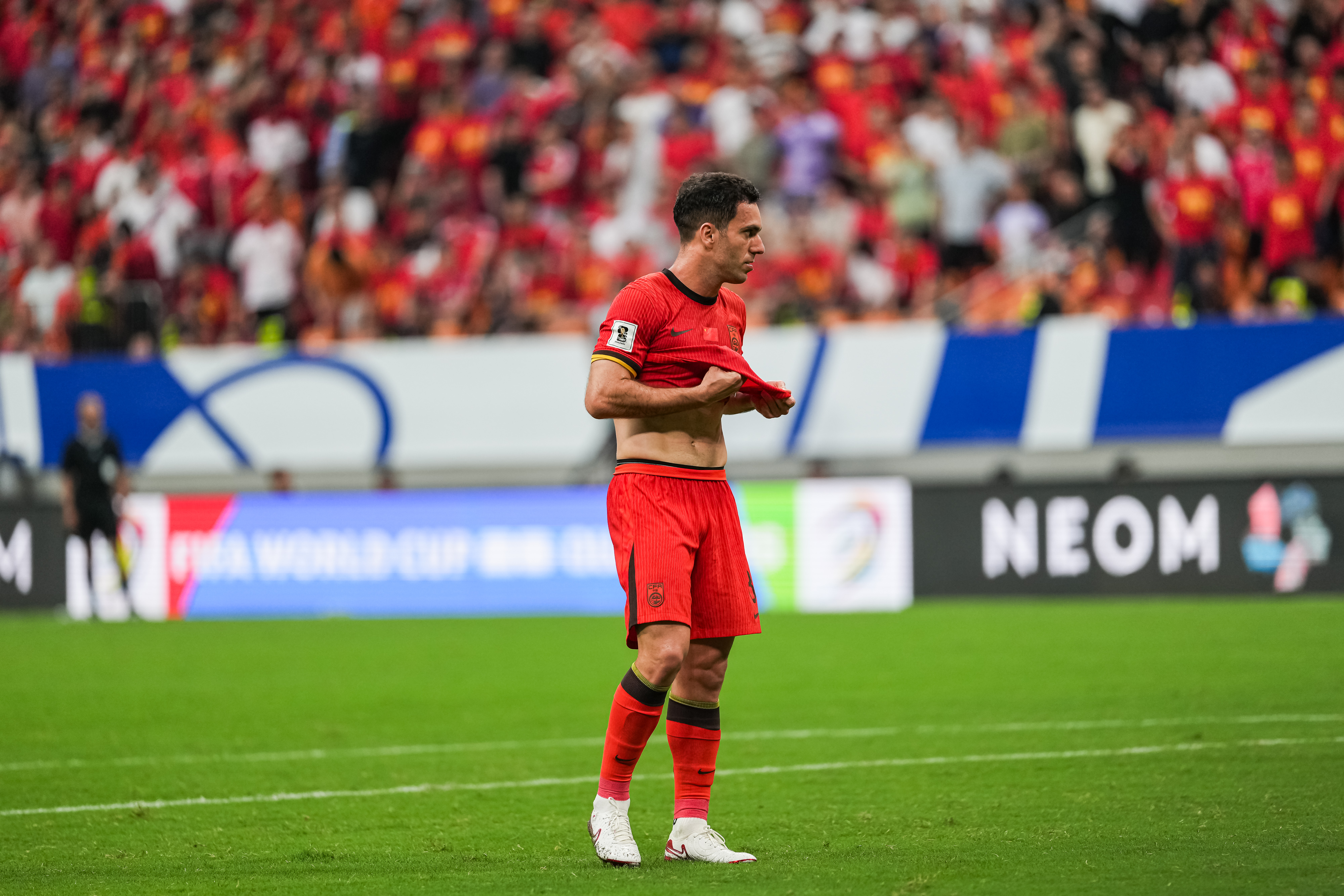 包含场均八成传球成功率，巴黎中场成球队关键之人的词条