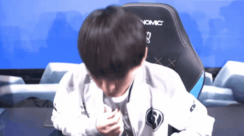  JackeyLove新星逆转表现惊艳，FPX未来可期！